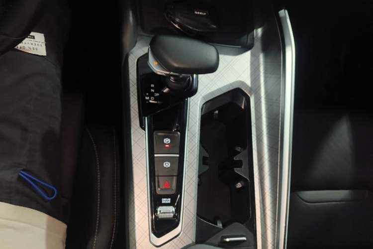 Used Geely Auto Preface 2023 2.0TD Luxury Version Gear Lever