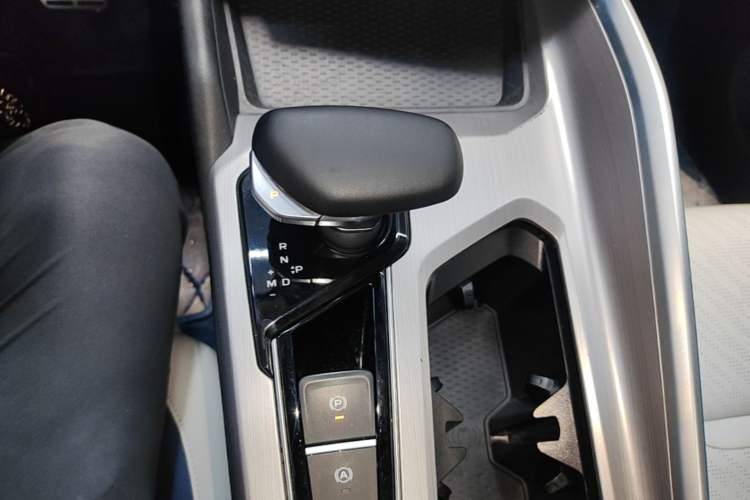 Used Geely Auto Preface 2023 2.0TD Prestige Version Gear Lever