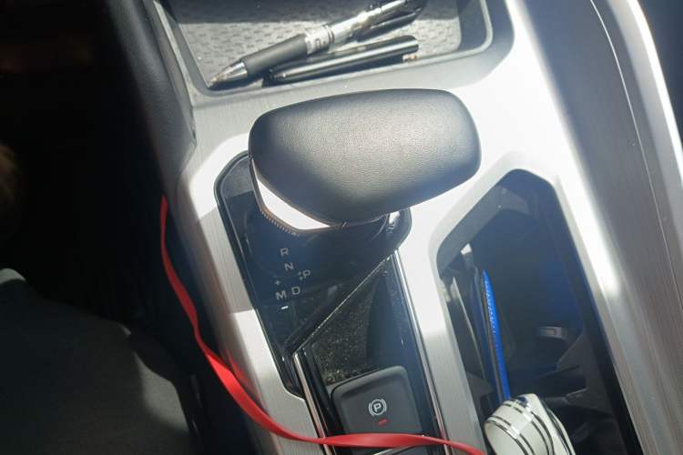 Used Geely Auto Preface 2023 2.0TD "Only This Verdant Green" Edition Gear Lever