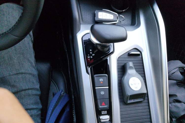 Used Geely Auto Preface 2023 2.0TD "Only This Verdant Green" Edition Gear Lever