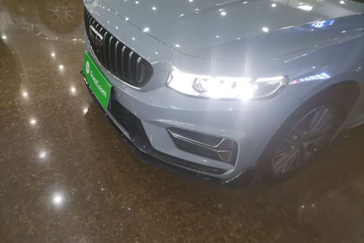 Used Geely Auto Preface 2023 2.0TD "Only This Verdant Green" Edition Left Front Headlight