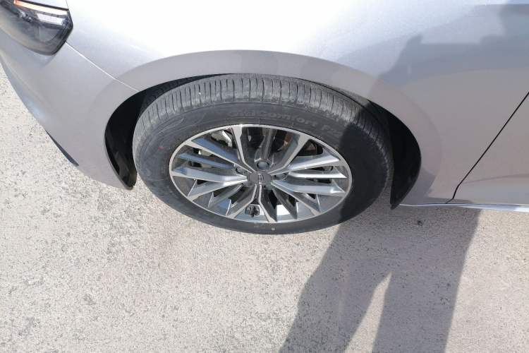 Used Geely Auto Preface 2023 2.0TD Luxury Version Left Front Wheel Hub