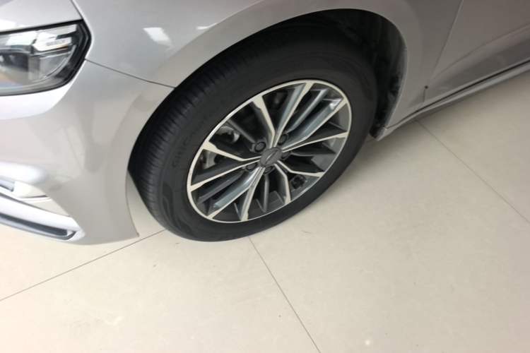 Used Geely Auto Preface 2023 2.0TD Luxury Version Left Front Wheel Hub