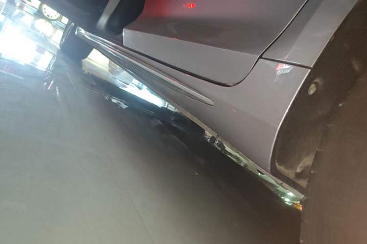 Used Geely Auto Preface 2023 2.0TD Luxury Version Left Side Sill
