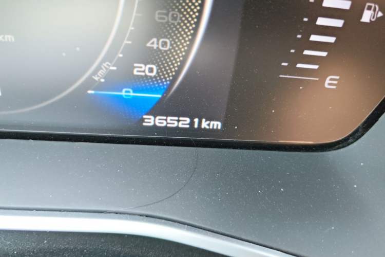 Used Geely Auto Preface 2023 2.0TD Luxury Version Odometer Close Up