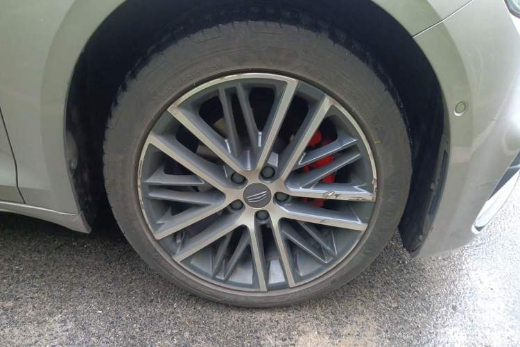 Used Geely Auto Preface 2023 2.0TD Prestige Version Right Front Wheel Hub