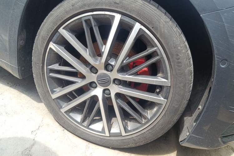 Used Geely Auto Preface 2023 2.0TD Prestige Version Right Front Wheel Hub