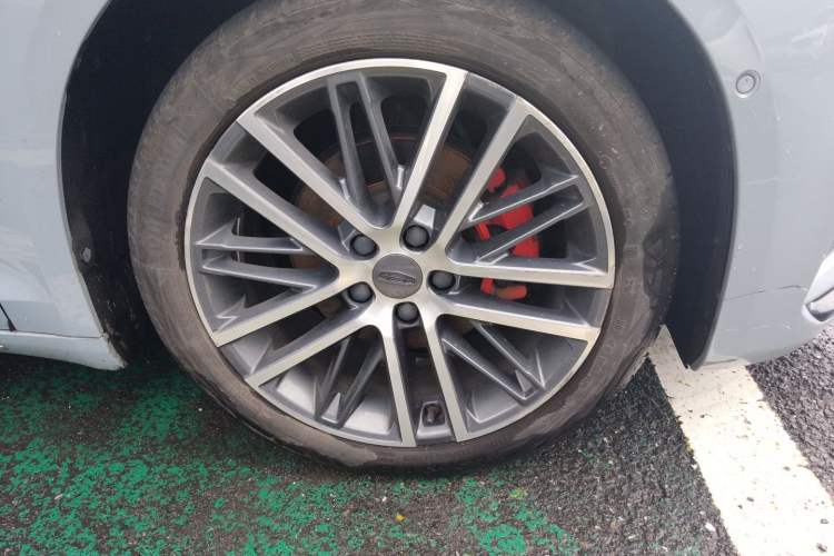 Used Geely Auto Preface 2023 2.0TD Prestige Version Right Front Wheel Hub