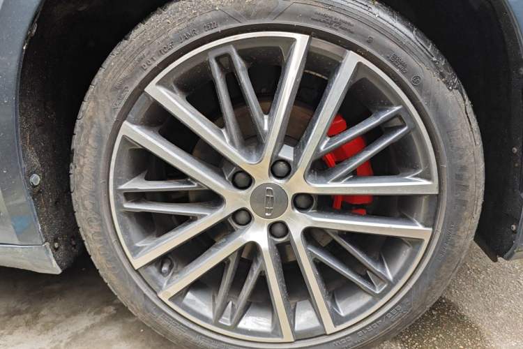Used Geely Auto Preface 2023 2.0TD Prestige Version Right Front Wheel Hub