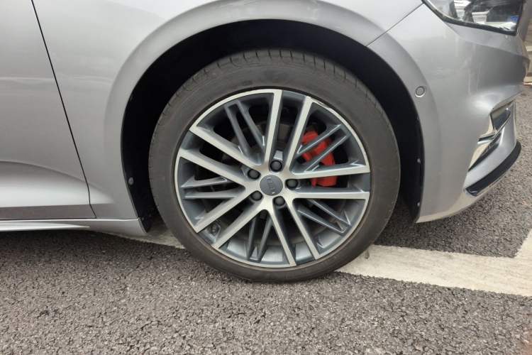 Used Geely Auto Preface 2023 2.0TD Prestige Version Right Front Wheel Hub