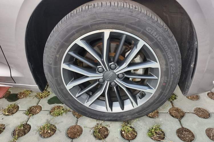 Used Geely Auto Preface 2023 2.0TD Luxury Version Right Front Wheel Hub