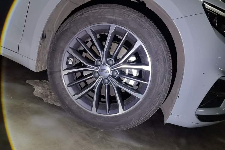 Used Geely Auto Preface 2023 1.5TD Fuyao Version Right Front Wheel Hub