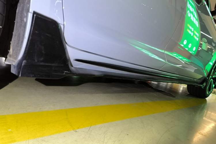 Used Geely Auto Preface 2023 2.0TD Space-Time Edition Right Side Sill
