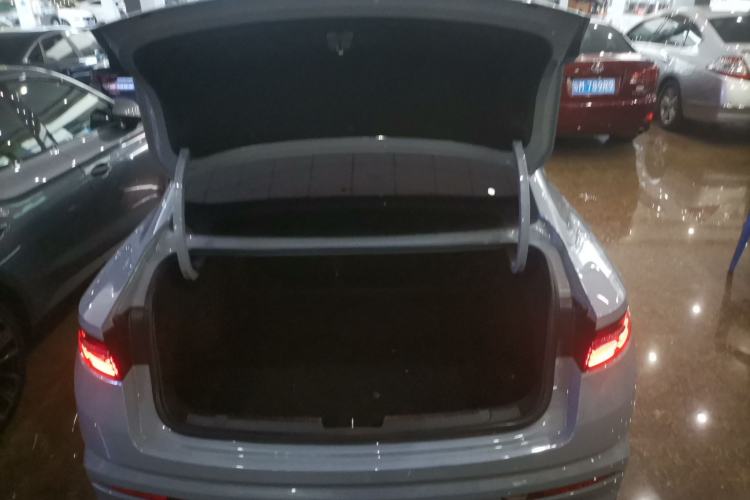 Used Geely Auto Preface 2023 2.0TD "Only This Verdant Green" Edition Trunk