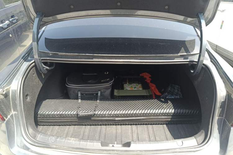Used Geely Auto Preface 2023 2.0TD Prestige Version Trunk