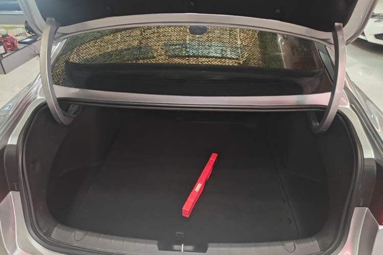 Used Geely Auto Preface 2023 2.0TD Luxury Version Trunk