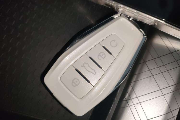 Used Geely Auto Preface 2023 2.0TD Luxury Version Vehicle Key