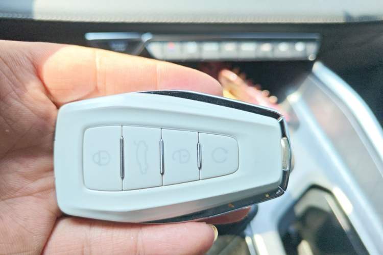 Used Geely Auto Preface 2023 2.0TD Luxury Version Vehicle Key