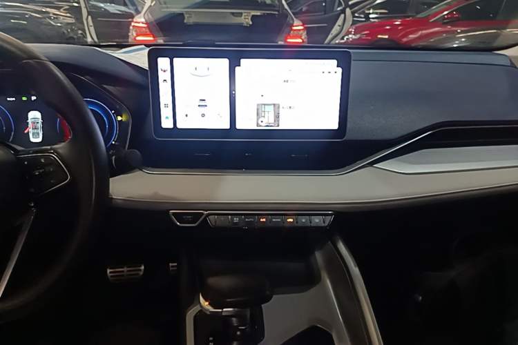 Used Geely Auto Preface 2023 2.0TD Prestige Version Audio And AC Panel