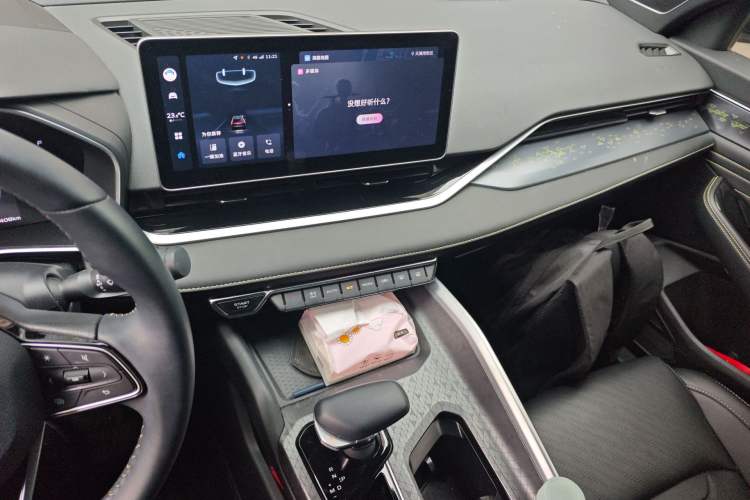 Used Geely Auto Preface 2023 1.5TD Fuyao Version Audio And AC Panel