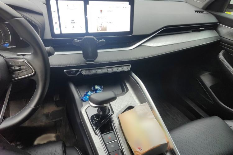 Used Geely Auto Preface 2023 2.0TD Luxury Version Audio And AC Panel