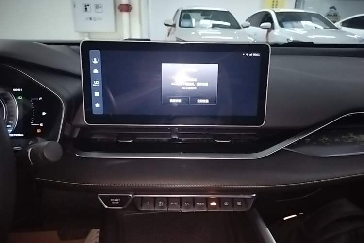 Used Geely Auto Preface 2023 1.5TD Fuyao Version Audio And AC Panel