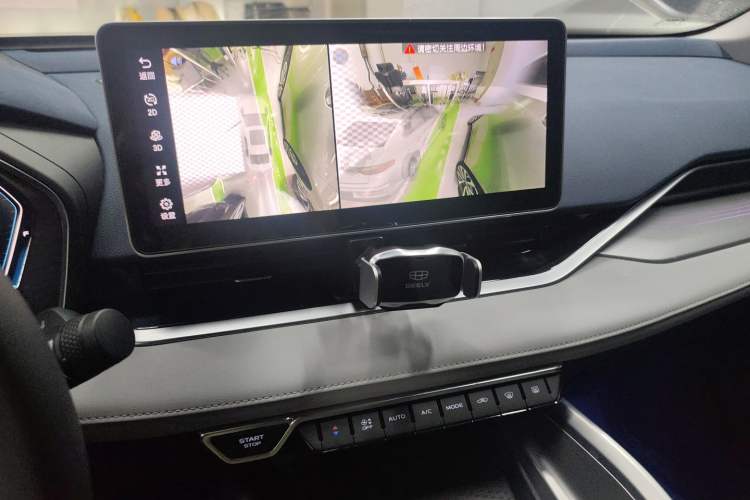 Used Geely Auto Preface 2023 2.0TD Prestige Version Audio And AC Panel