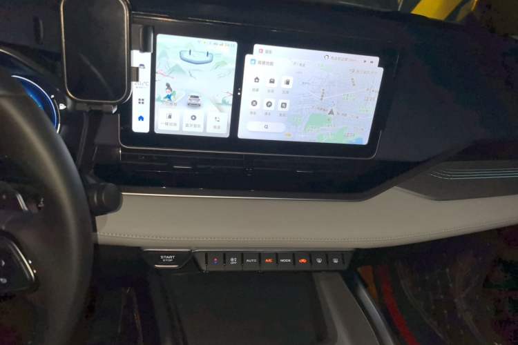 Used Geely Auto Preface 2023 2.0TD Prestige Version Audio And AC Panel