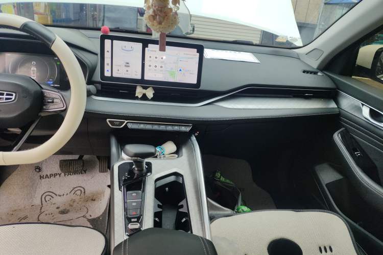 Used Geely Auto Preface 2023 2.0TD Luxury Version Audio And AC Panel