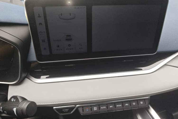 Used Geely Auto Preface 2023 2.0TD Prestige Version Audio And AC Panel