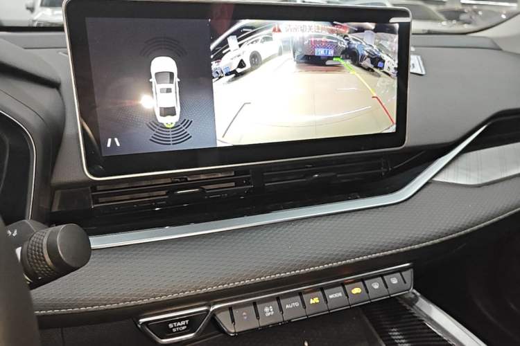Used Geely Auto Preface 2023 2.0TD Luxury Version Audio And AC Panel