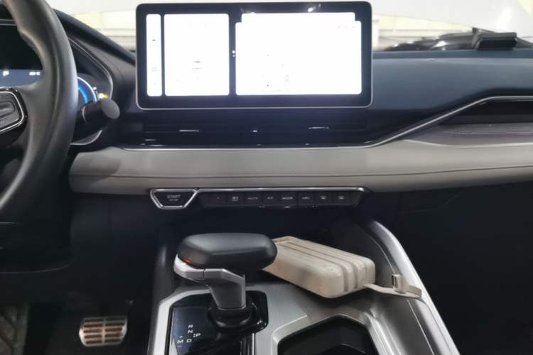 Used Geely Auto Preface 2023 2.0TD Prestige Version Audio And AC Panel