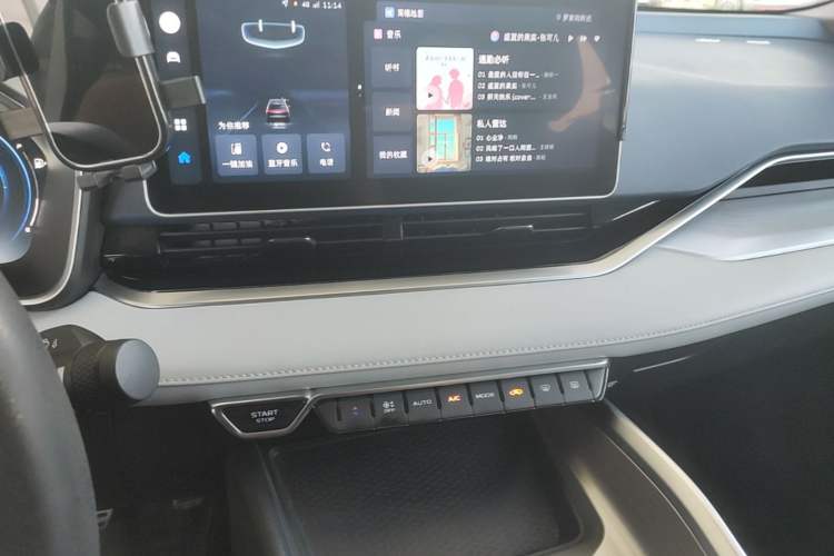 Used Geely Auto Preface 2023 2.0TD Prestige Version Audio And AC Panel