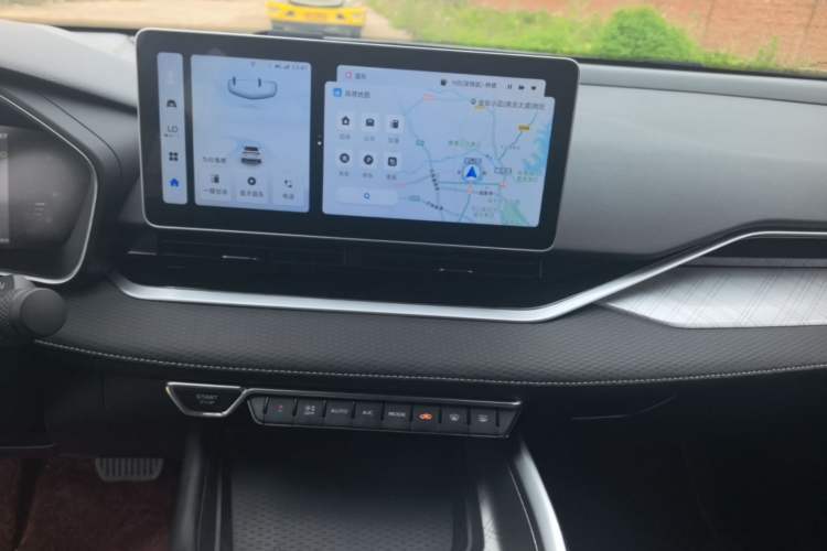 Used Geely Auto Preface 2023 2.0TD Luxury Version Audio And AC Panel