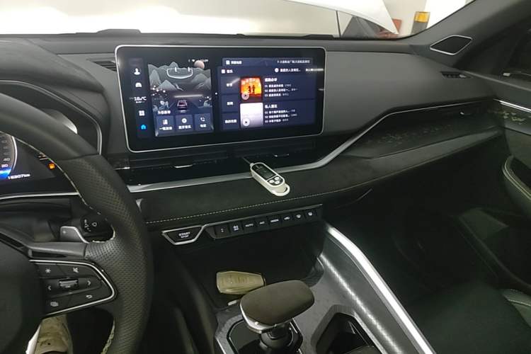 Used Geely Auto Preface 2023 2.0TD Space-Time Edition Audio And AC Panel