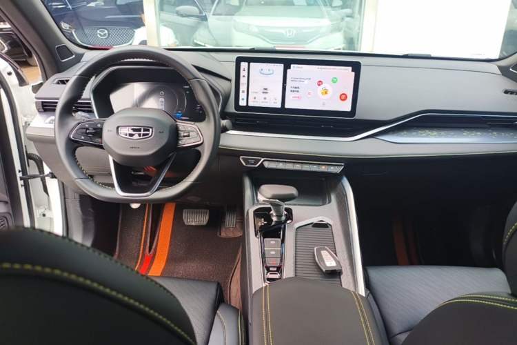 Used Geely Auto Preface 2023 1.5TD Fuyao Version Center Console