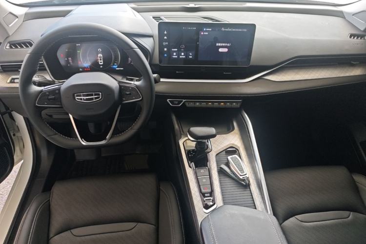 Used Geely Auto Preface 2023 2.0TD Luxury Version Center Console