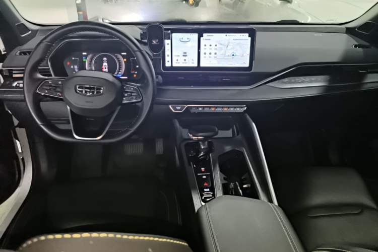 Used Geely Auto Preface 2023 1.5TD Fuyao Version Center Console