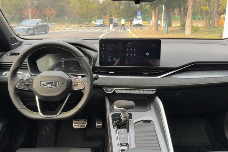 Used Geely Auto Preface 2023 2.0TD Space-Time Edition Center Console