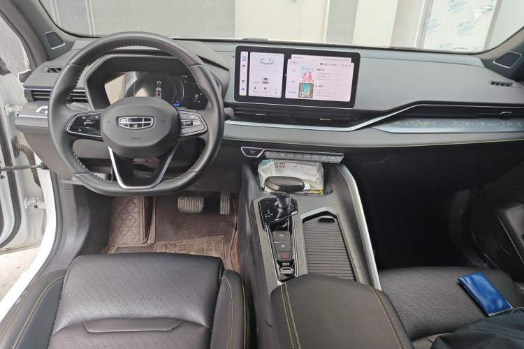Used Geely Auto Preface 2023 1.5TD Fuyao Version Center Console