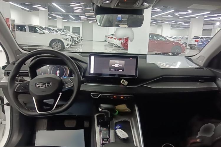 Used Geely Auto Preface 2023 2.0TD Luxury Version Center Console