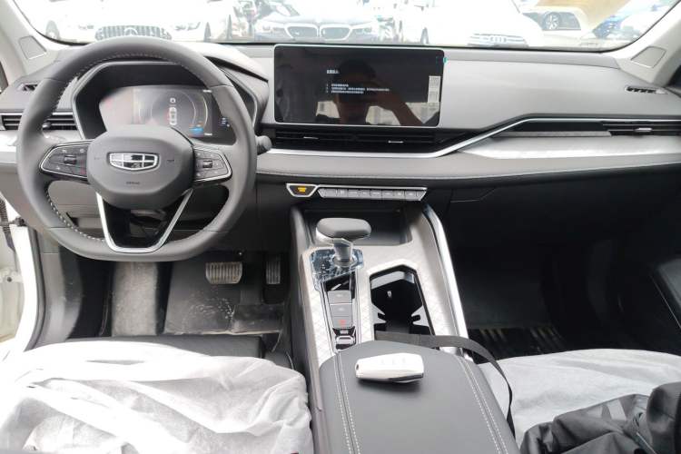 Used Geely Auto Preface 2023 2.0TD Luxury Version Center Console