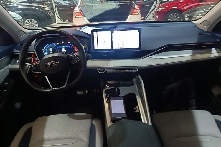 Used Geely Auto Preface 2023 2.0TD Prestige Version Center Console