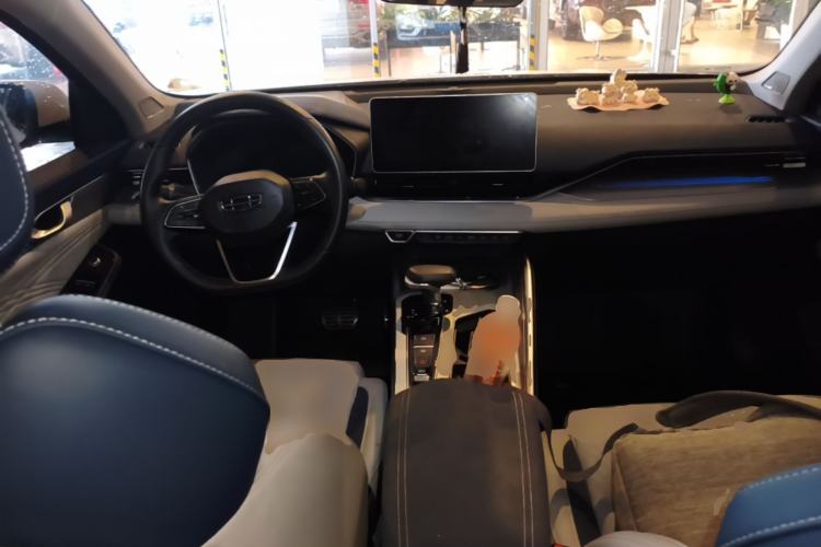 Used Geely Auto Preface 2023 2.0TD Prestige Version Center Console