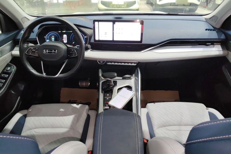 Used Geely Auto Preface 2023 2.0TD Prestige Version Center Console