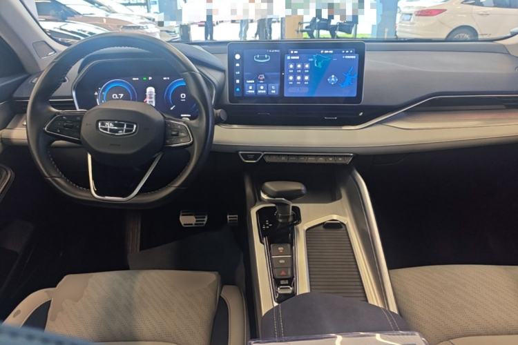 Used Geely Auto Preface 2023 2.0TD Prestige Version Center Console