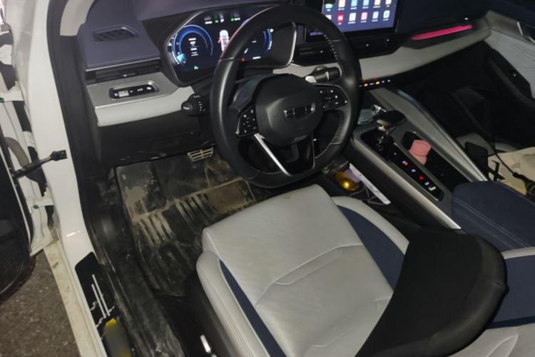 Used Geely Auto Preface 2023 2.0TD Prestige Version Center Console