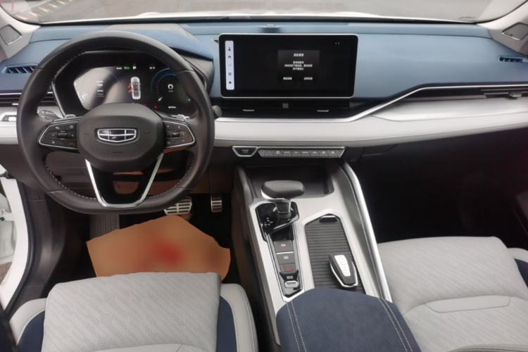 Used Geely Auto Preface 2023 2.0TD Prestige Version Center Console
