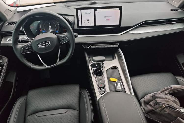 Used Geely Auto Preface 2023 2.0TD Luxury Version Center Console
