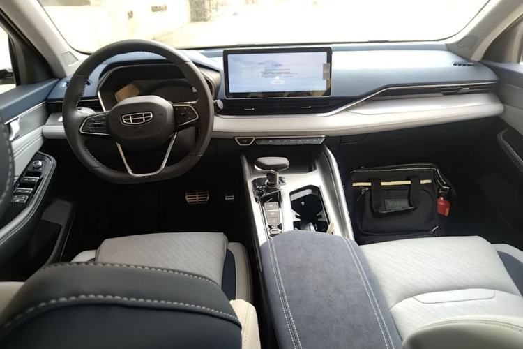 Used Geely Auto Preface 2023 2.0TD Prestige Version Center Console